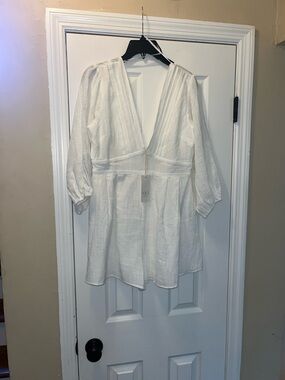 White VICI Linen-romper